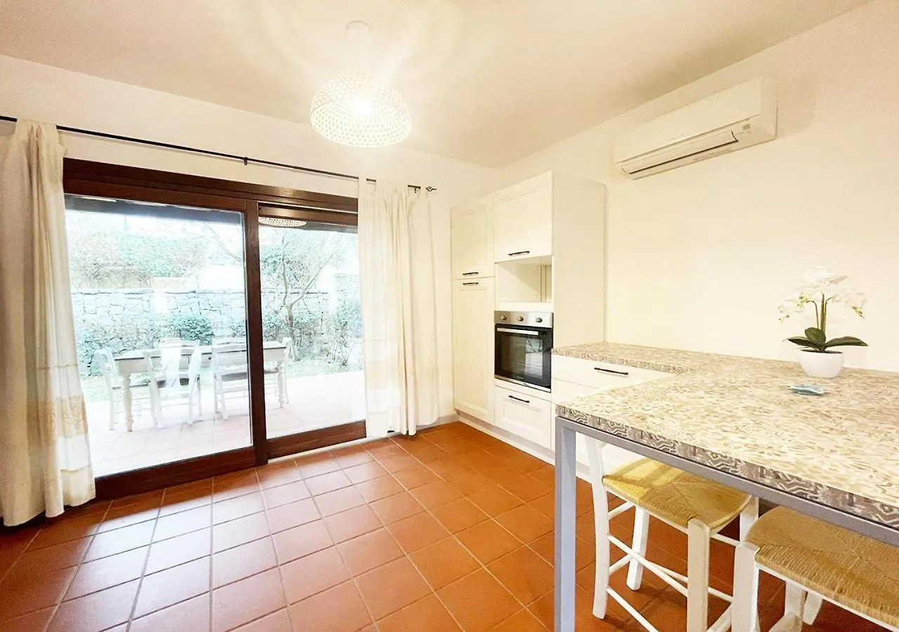 Pgs Immobiliare Srls Guardioli Bouganville Villetta A Schiera Con Terrazza Attrezzata E Posto Auto Privato La Maddalena 0*, La Maddalena (Sassari)