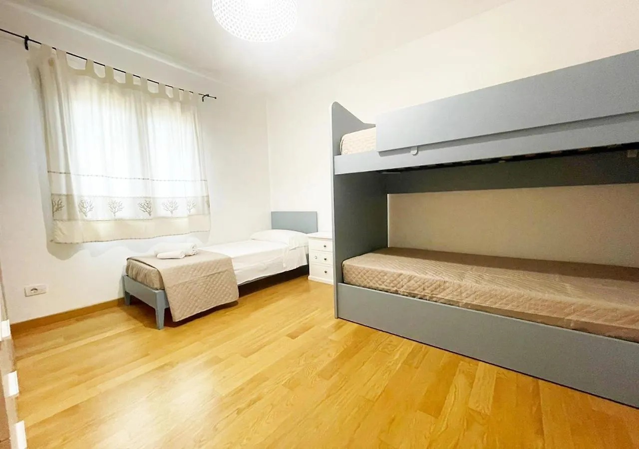 Daire Pgs Immobiliare Srls Guardioli Bouganville Villetta A Schiera Con Terrazza Attrezzata E Posto Auto Privato La Maddalena İtalya