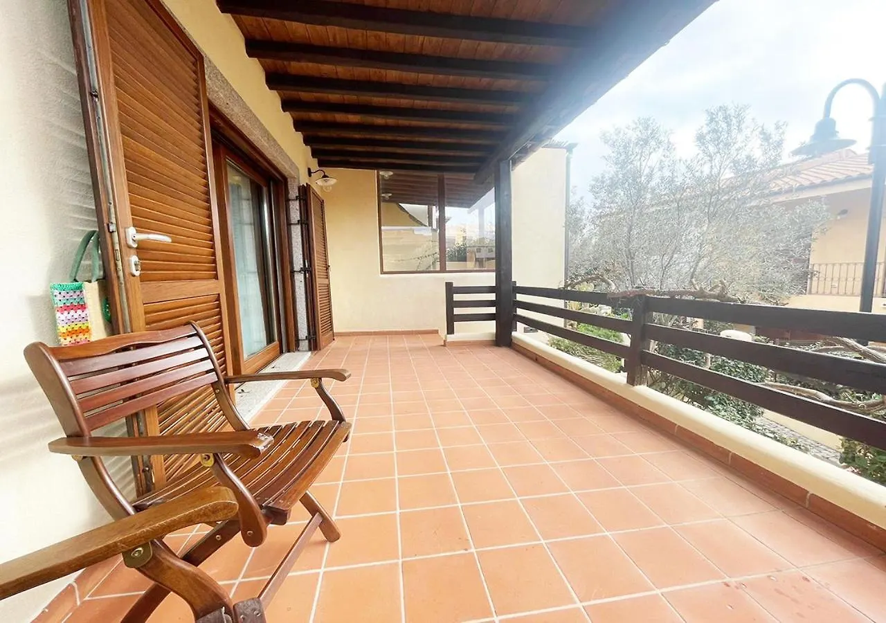 Daire Pgs Immobiliare Srls Guardioli Bouganville Villetta A Schiera Con Terrazza Attrezzata E Posto Auto Privato La Maddalena