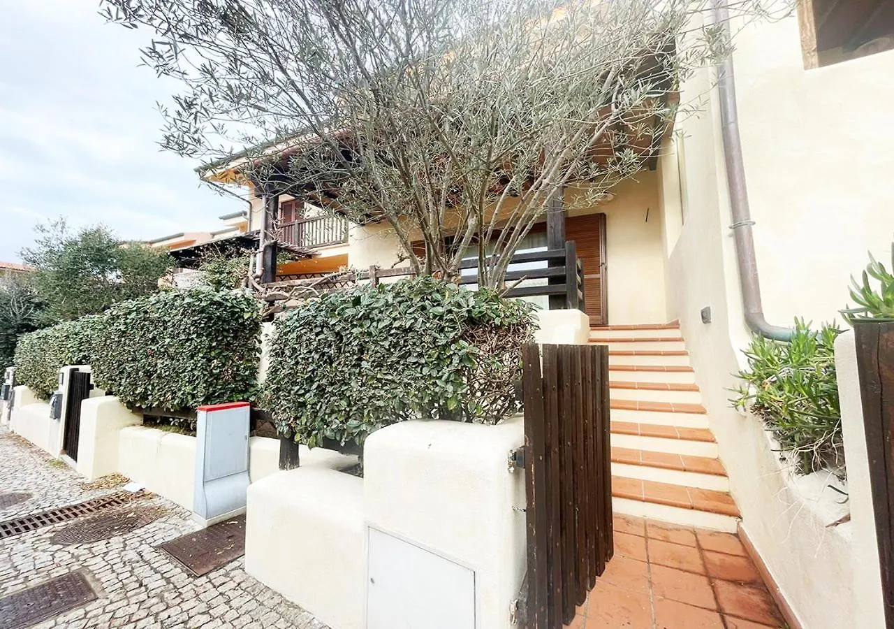 Pgs Immobiliare Srls Guardioli Bouganville Villetta A Schiera Con Terrazza Attrezzata E Posto Auto Privato La Maddalena 0*, La Maddalena (Sassari)